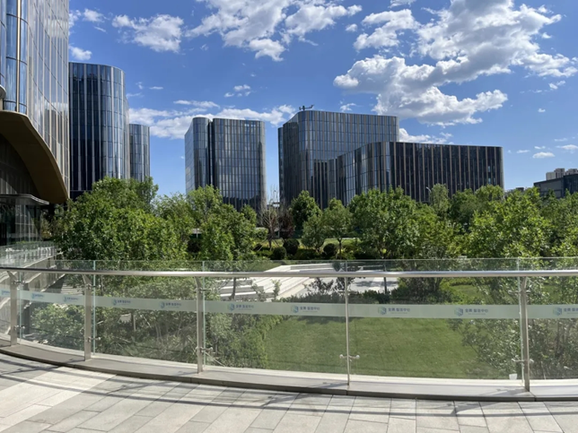 金隅智荟中心办公环境实景图